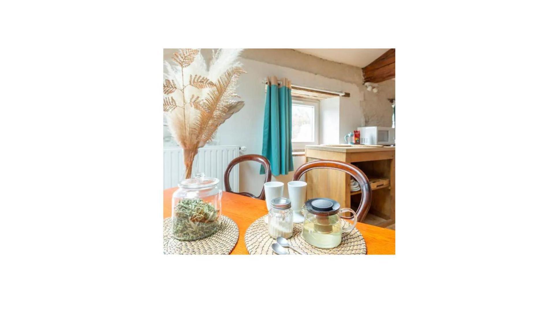 Chambre Triple Deluxe - Gite De La Louve Fougax-et-Barrineuf Extérieur photo