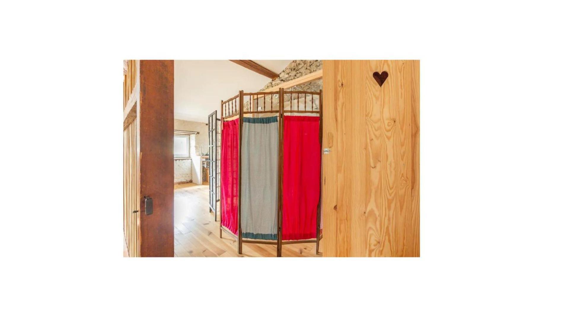 Chambre Triple Deluxe - Gite De La Louve Fougax-et-Barrineuf Extérieur photo